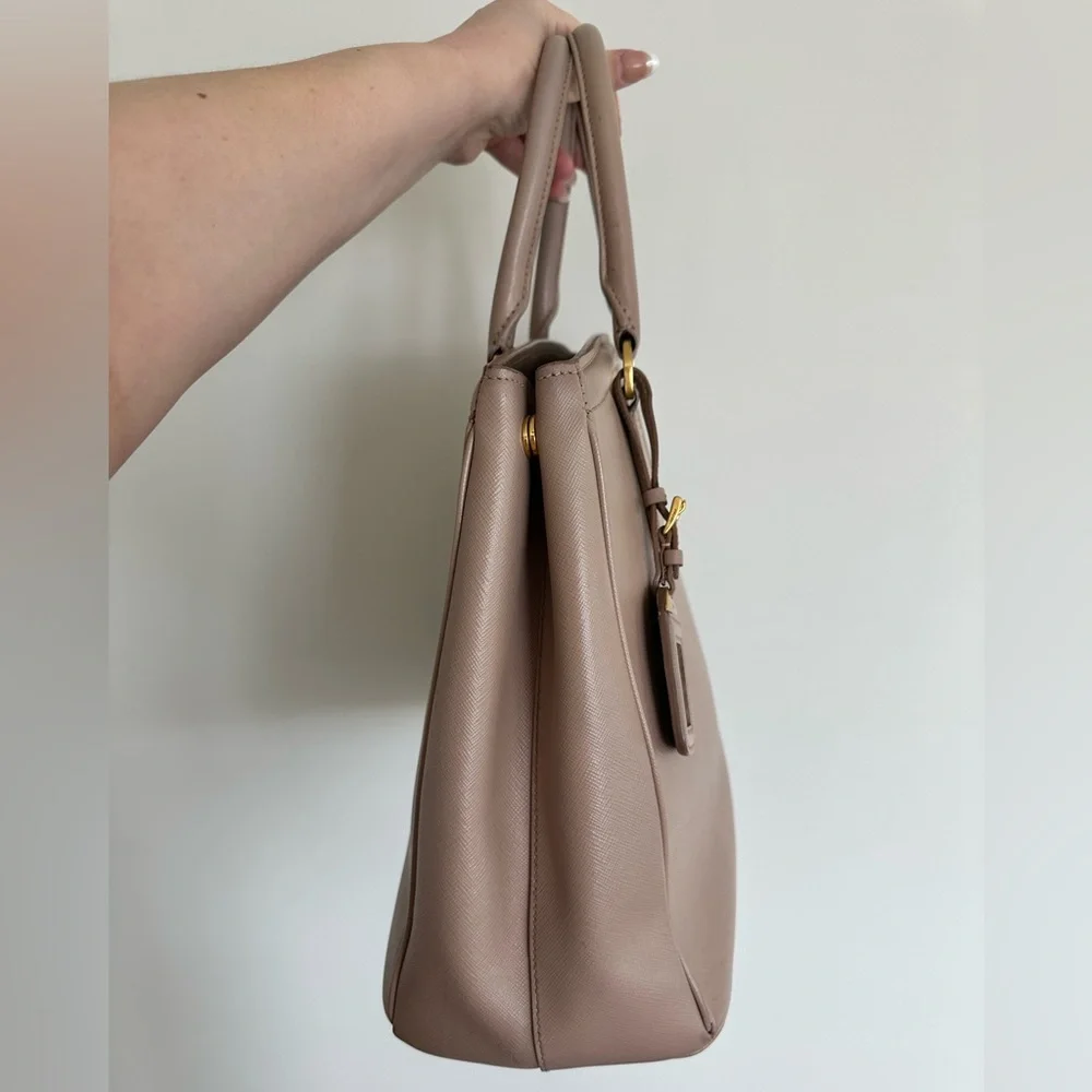 Prada Saffiano Lux Galleria Taupe Leather - Medium Size - Picture 4 of 10